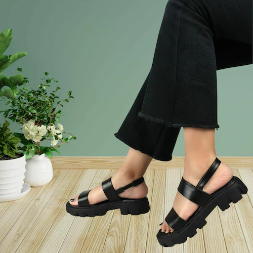 Trendy summer sandals with arch support and lightweight soles by our store